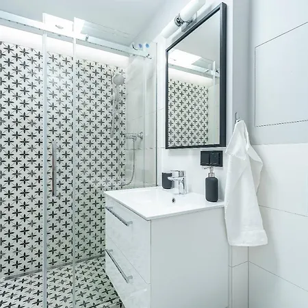 4 Апартаменты *